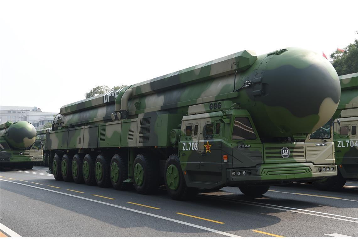 Eine Militärparade mit einer Interkontinentalrakete von Typ Dong Feng 41 findet zum 70. Jahrestag der Gründung der Volksrepublik China am 1. Oktober 2019 in Peking statt. (Archivbild)