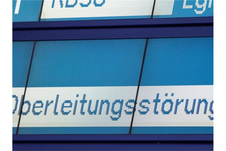 Eine Oberleitungsstörung im Stuttgarter Hauptbahnhof sorgte am Donnerstagvormittag für Einschränkungen im Bahnverkehr. Foto: Silas Stein/dpa/Archivbild