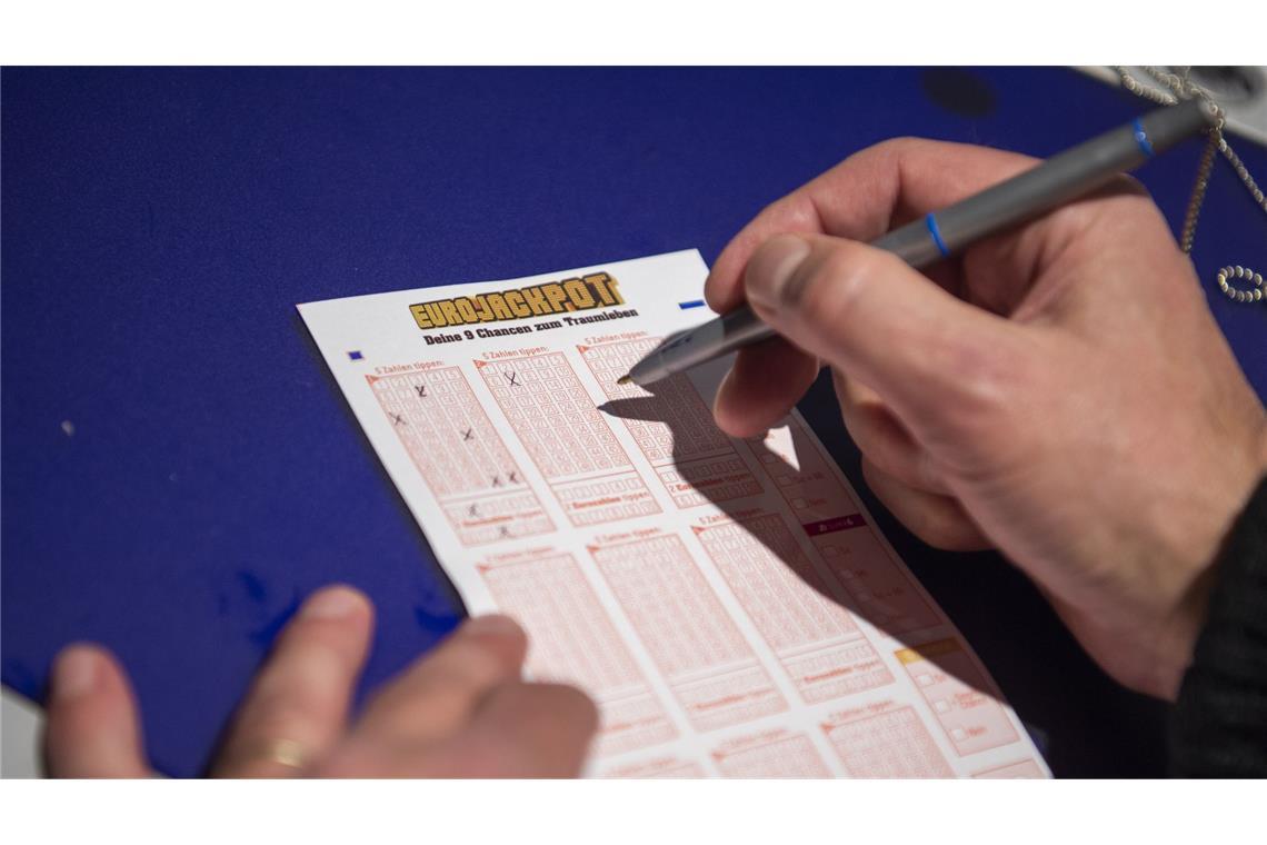 Eine Person aus der Region Stuttgart hat am Samstag das große Los gezogen.