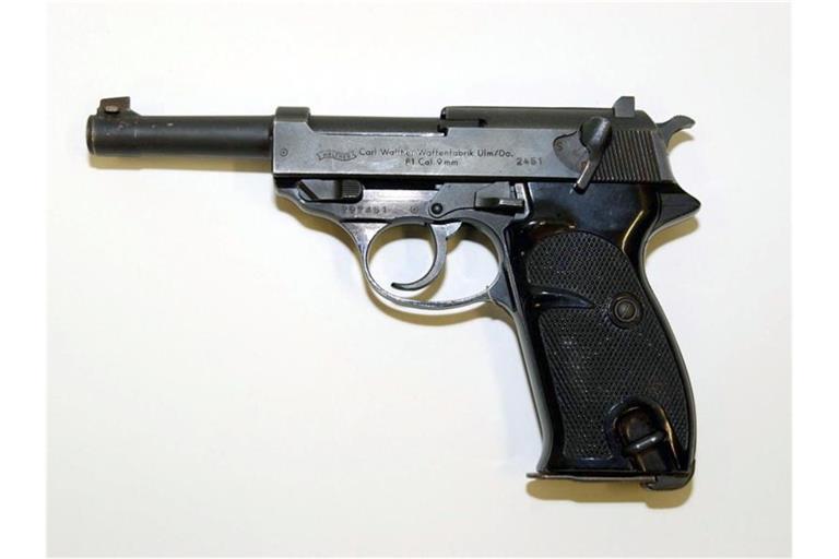 Eine Pistole Walther P1, Kaliber 9 Millimeter, aus deutscher Produktion. Foto: Carsten Rehder/dpa
