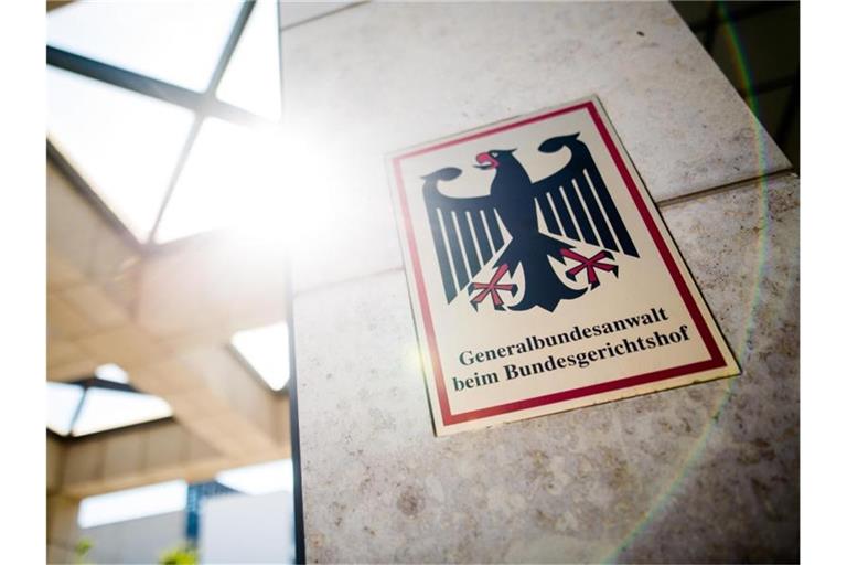 Eine Rechtsextremistin aus Franken soll einen Brandanschlag auf Amtsträger oder Muslime vorbereitet haben. Foto: Christoph Schmidt/dpa
