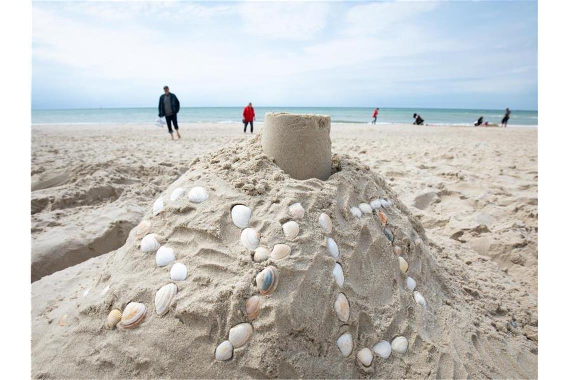 Deutschland-Urlaub kann schwierig werden Eine Reise an die Strände von Sylt. „Ich sehe mit Sorge, wie sich Regelungen der Bundesländer auseinanderentwickeln und ein Flickenteppich entsteht“, sagt Innenminister von Mecklenburg-Vorpommern, Lorenz Caffier. Foto: Christian Charisius/dpa
