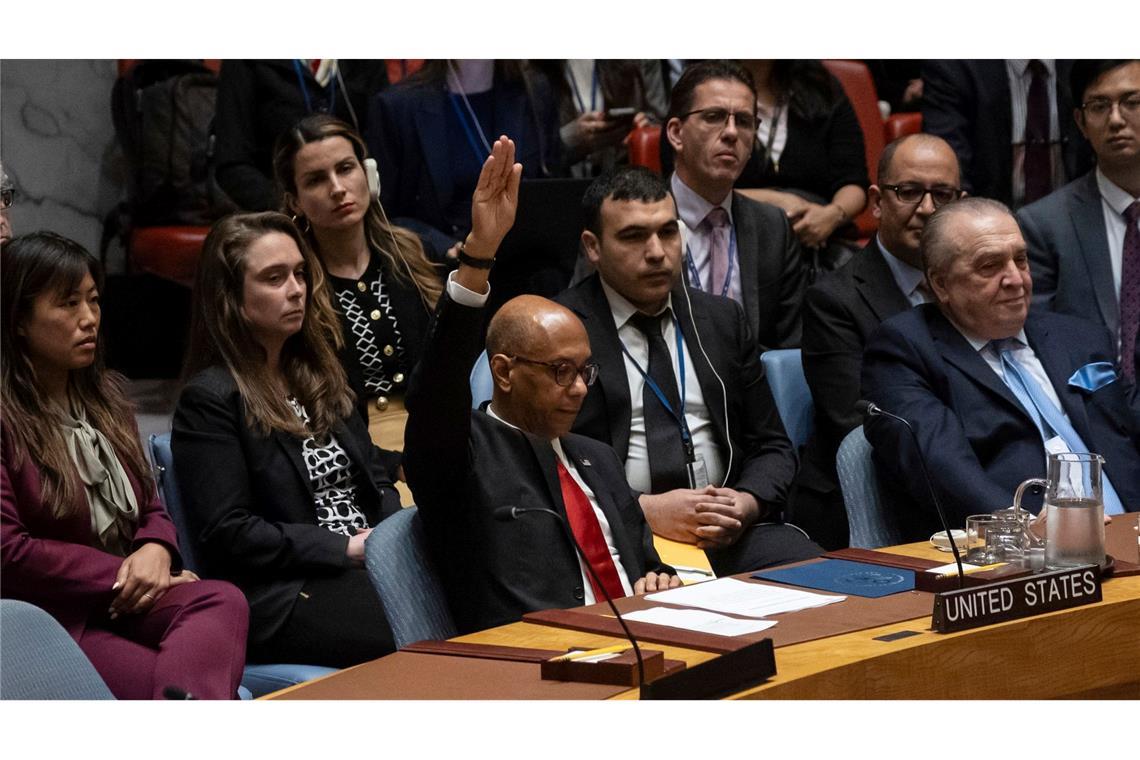 Eine Resolution für die Vollmitgliedschaft eines palästinensischen Staats bei den Vereinten Nationen ist im UN-Sicherheitsrat an einem Veto der USA gescheitert. Zwölf Mitgliedsländer stimmten in New York für die Resolution, zwei enthielten sich.