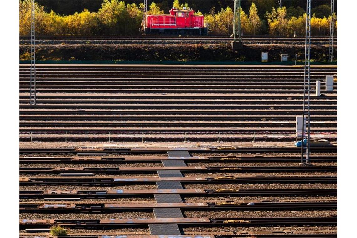 Deutsche Bahn: Soll der Staatskonzern zerschlagen werden?