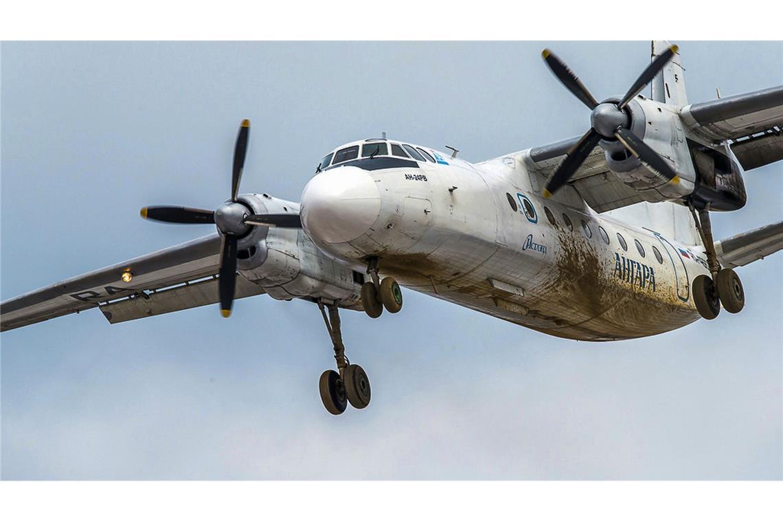 Staatsmedien: Keine Überlebenden gefunden Eine russische An-24-Passagiermaschine ist wohl mit 49 Passagieren an Bord im Osten des Landes abgestürzt ist (Symbolbild)