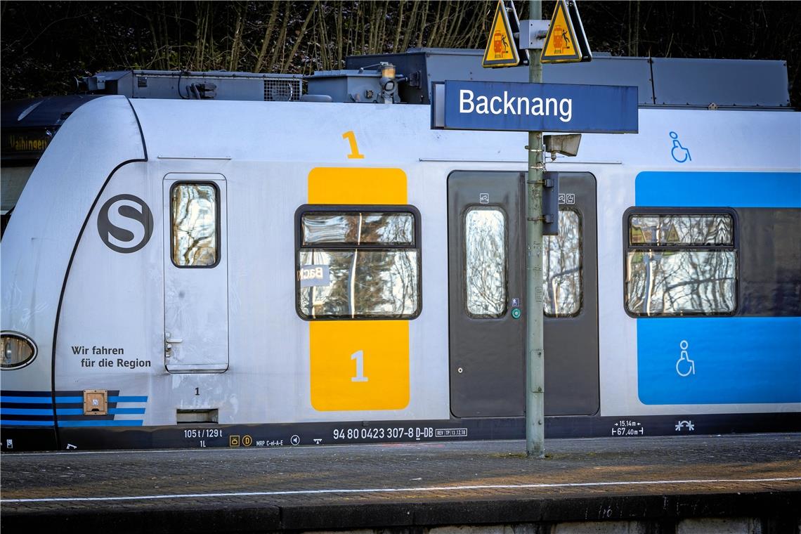 Ringen um Lösungen für die Murrbahn Eine S-Bahn am Gleis 5 in Backnang. Symbolfoto: Alexander Becher