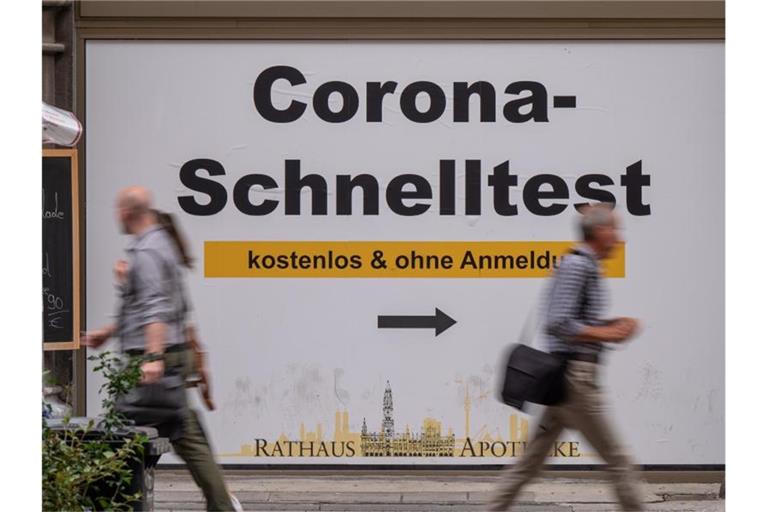 Eine Schnellteststelle in München. Foto: Peter Kneffel/dpa