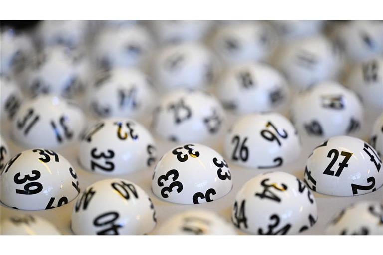 Eine Spielerin oder ein Spieler aus dem Südwesten hat fast eine Million Euro im Lotto gewonnen.