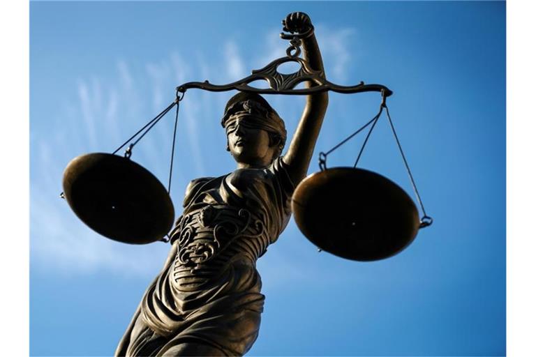Eine Statue der Justitia. Foto: David-Wolfgang Ebener/dpa/Archivbild