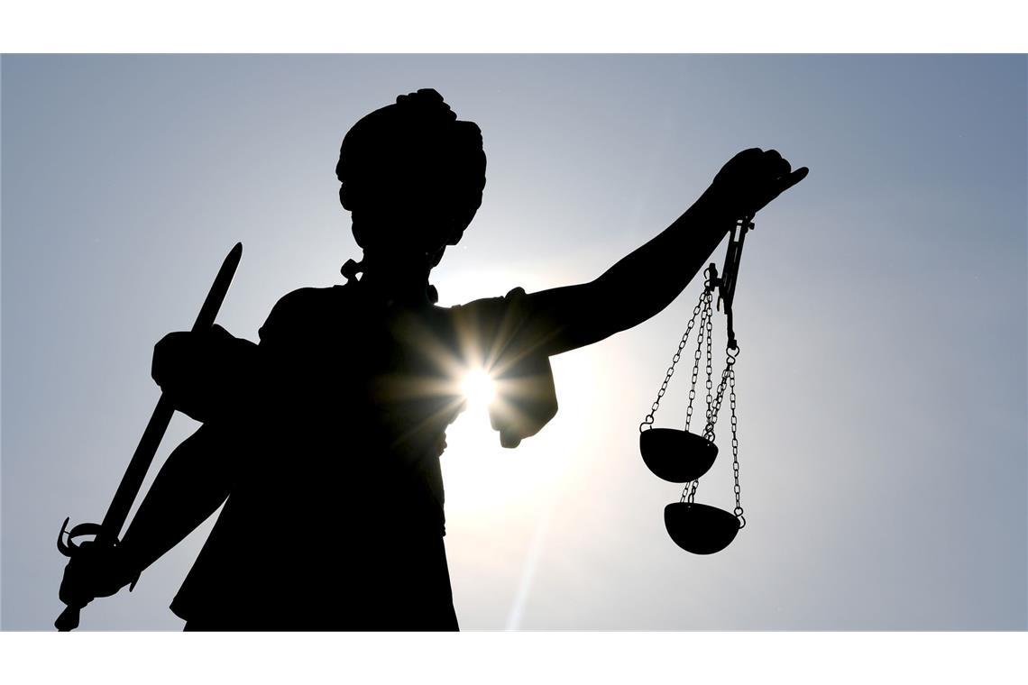 Eine Statue der römischen Göttin Justitia. (Symbolbild)