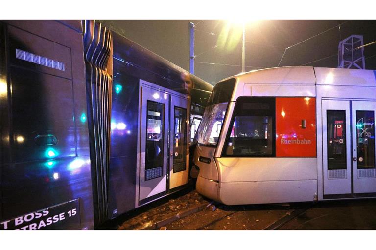Eine Straßenbahn ist in Düsseldorf entgleist.