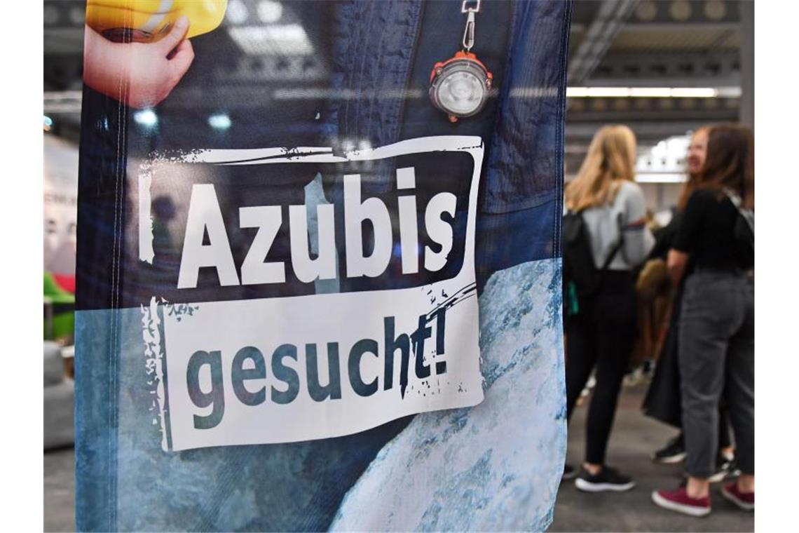 Fachkräftemangel: Deutscher Arbeitsmarkt droht auszubluten Eine Studie zeigt, dass fast 40 Prozent der Ausbildungsplätze in diesem Jahr nicht besetzt wurden. Foto: Martin Schutt/dpa-Zentralbild/dpa