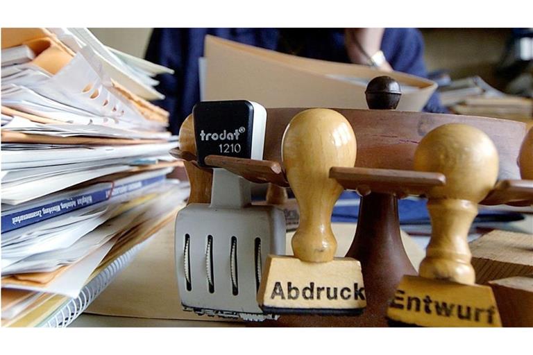 Eine „technische Störung“ bei der  veränderten Berechnung und Übermittlung von Lohnsteuerabzügen hat bundesweit Unmut im Kreis der  Staatsdiener ausgelöst.