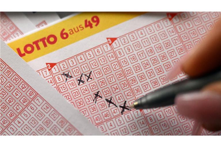 Eine Tipperin oder ein Tipper aus dem Südwesten hat knapp acht Millionen Euro beim Lotto gewonnen (Symbolfoto).