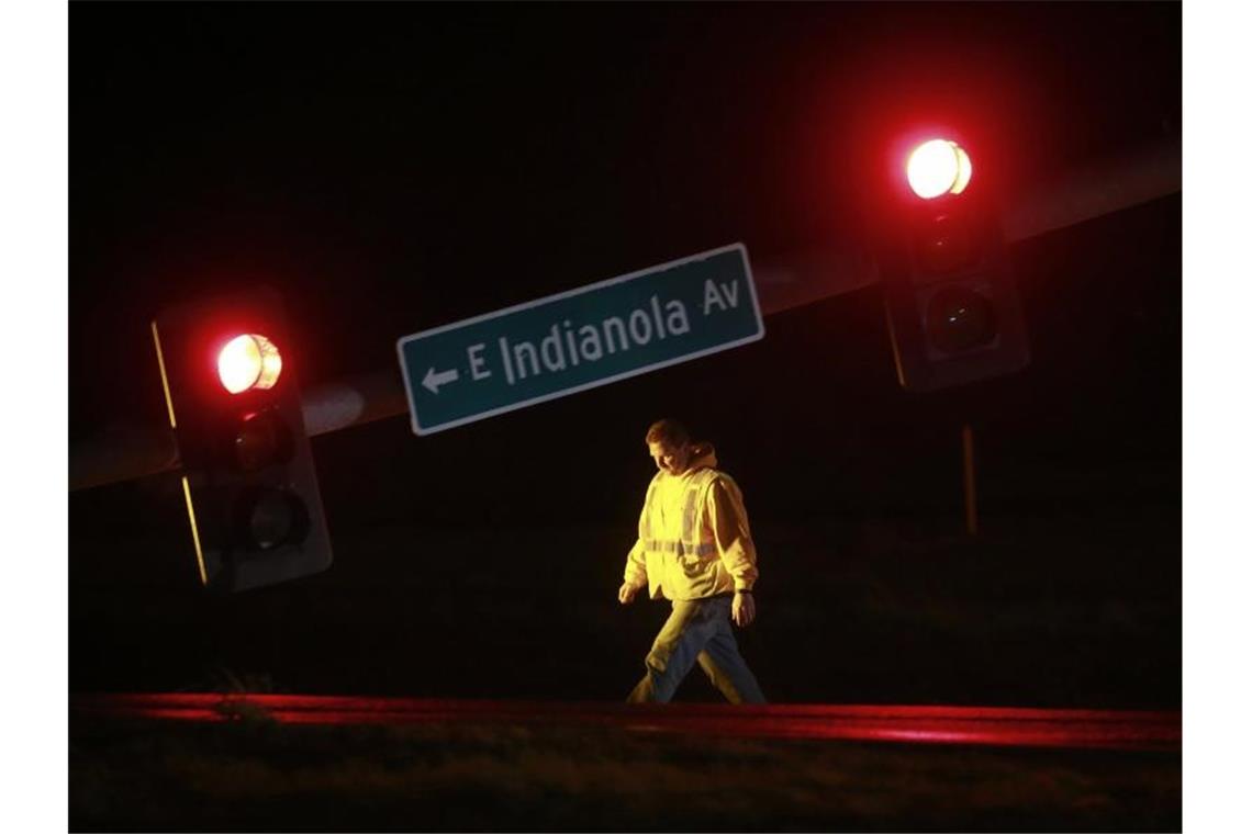 Eine umgestürzte Ampel auf dem Highway 69 in Des Moines, Iowa. Foto: Bryon Houlgrave/The Des Moines Register/AP/dpa
