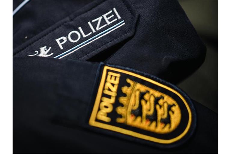 Eine Uniform der Polizei Baden-Württemberg. Foto: Sebastian Gollnow/Archivbild