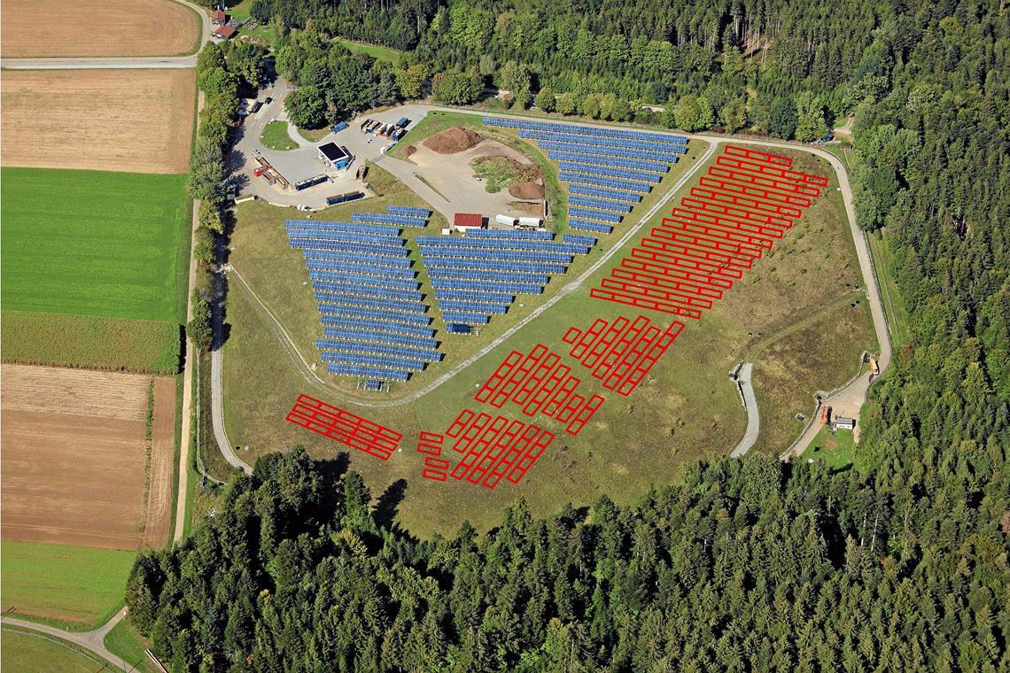 Mit Sonnenschein Strom erzeugen Eine Veranschaulichung der aktuell stattfindenden Erweiterung der PV-Anlage auf der ehemaligen Deponie in Kaisersbach. Foto: AWRM