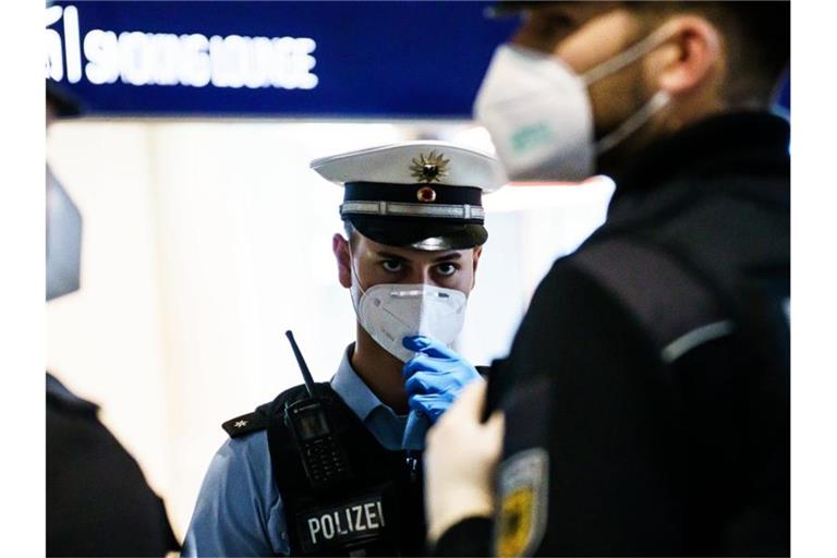 Eine Verordnung aus dem Bundesinnenministerium sieht für Länder, in denen sich besonders ansteckende Varianten des Coronavirus stark ausgebreitet haben, eine weitreichende Einreisesperre vor. Foto: Andreas Arnold/dpa