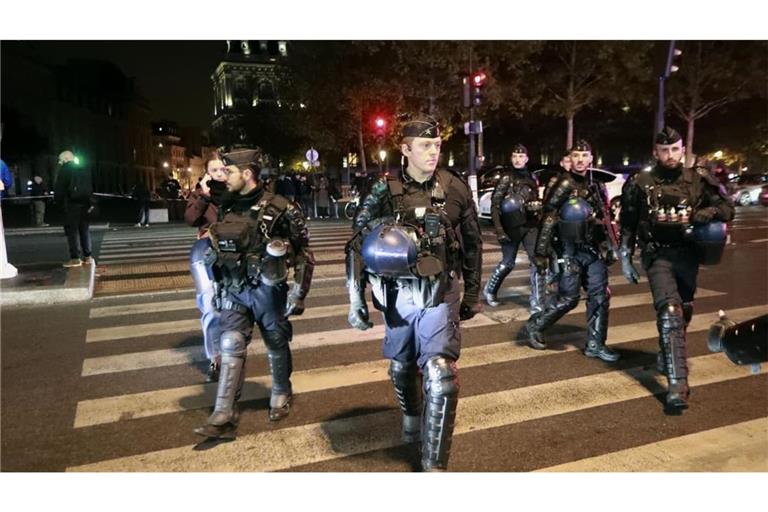 Eine verstärkte Polizeipräsenz sorgte dafür, dass die Nacht in französischen Städten ruhig verlief.