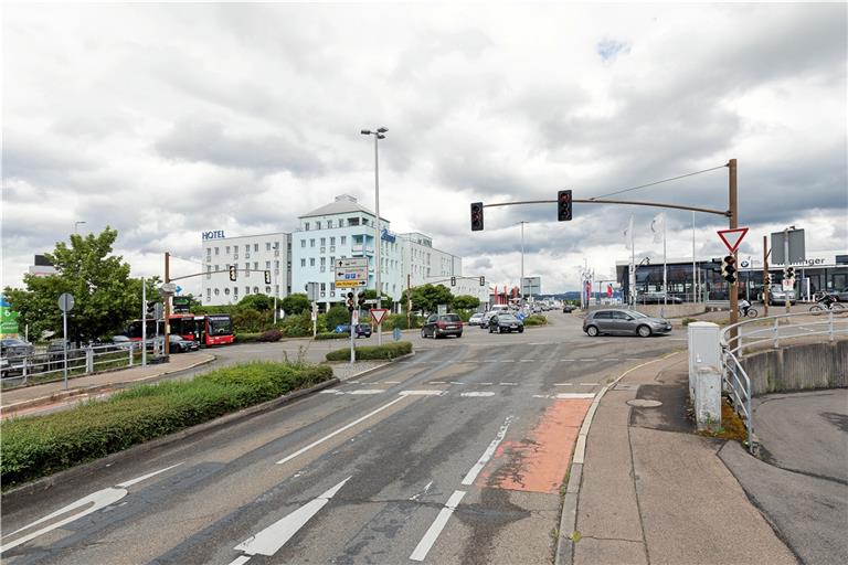 Eine von mehreren Baustellen, die nicht zeitnah umgesetzt werden: Die Sanierung der Kreuzung Stuttgarter Straße/Industriestraße. Foto: J. Fiedler