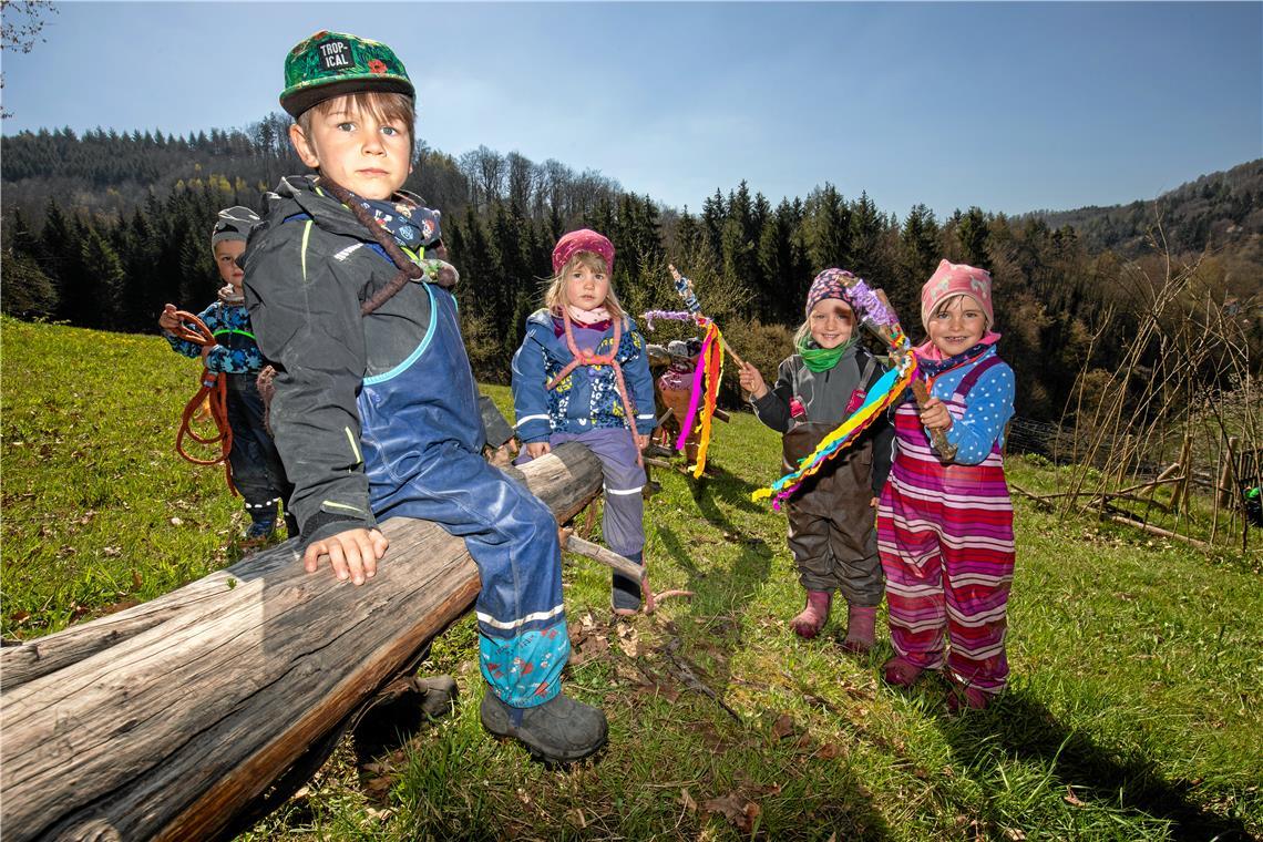 Waldkindergarten in Spiegelberg soll kommunal werden Einen Platz am Waldrand oberhalb des Dorfs nennen die Kleinen Füchse Vogelterrasse.Dort halten sie sich gerne auf. Archivfoto: Alexander Becher