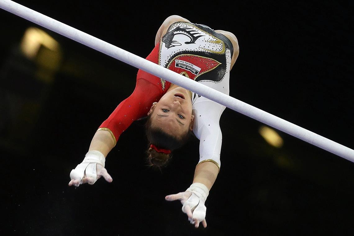 Emelie Petz bleibt nur ihr Handstandholm Einen Stufenbarren bekommt Emelie Petz derzeit nicht zu Gesicht, weil in der Coronakrise sämtliche Sporthallen geschlossen sind. Foto: Baumann