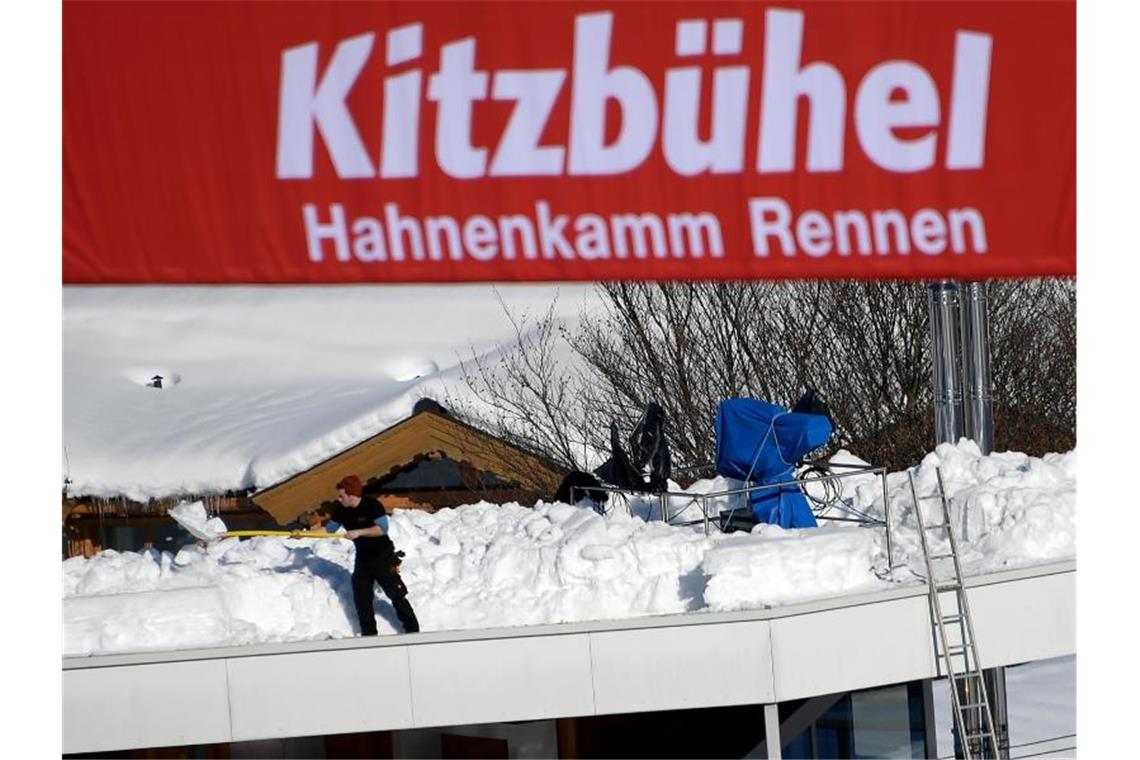Einen Tag früher als erwartet jagen am Freitag die Skirennfahrer über die legendäre Streif in Kitzbühel. Foto: Hans Klaus Techt/APA