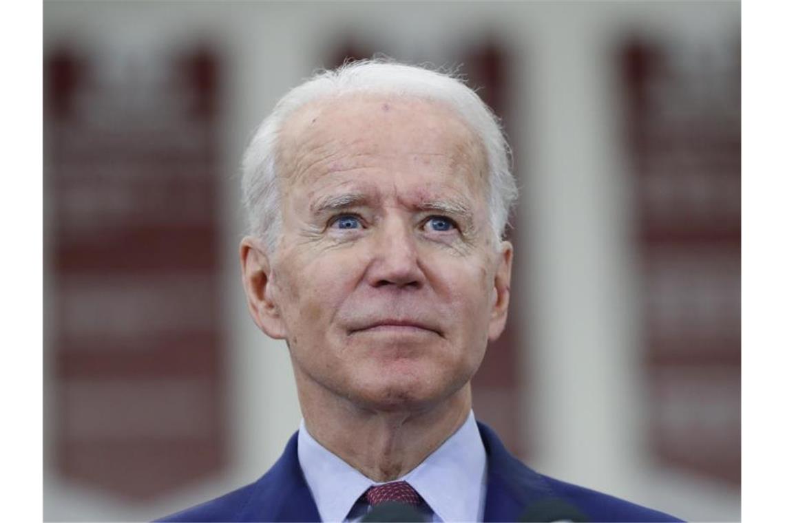 Einen Tag vor der Beerdigung von George Flloyd will Joe Biden die Angehörigen zu einem Gespräch treffen. Foto: Paul Sancya/AP/dpa