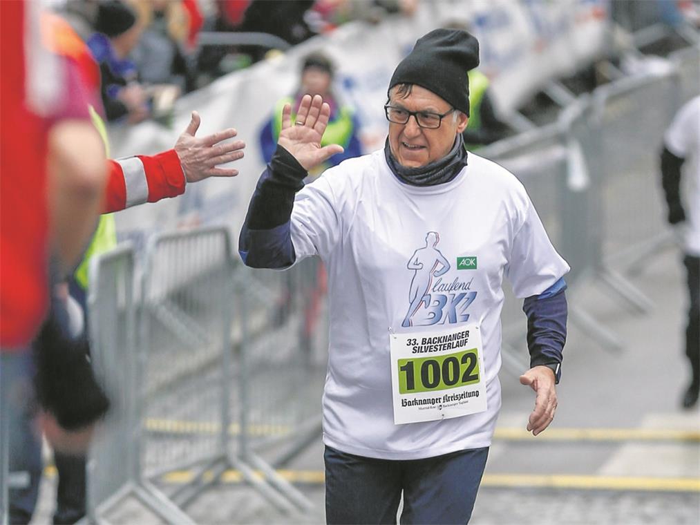 Einer der 178 Sportler, die den ersten BKZ-Lauf meisterten: Heinz Harter, Rektor der Max-Eyth-Realschule und Teil der Laufend-BKZ-Trainingsgruppe. Er hatte offensichtlich Spaß dabei.