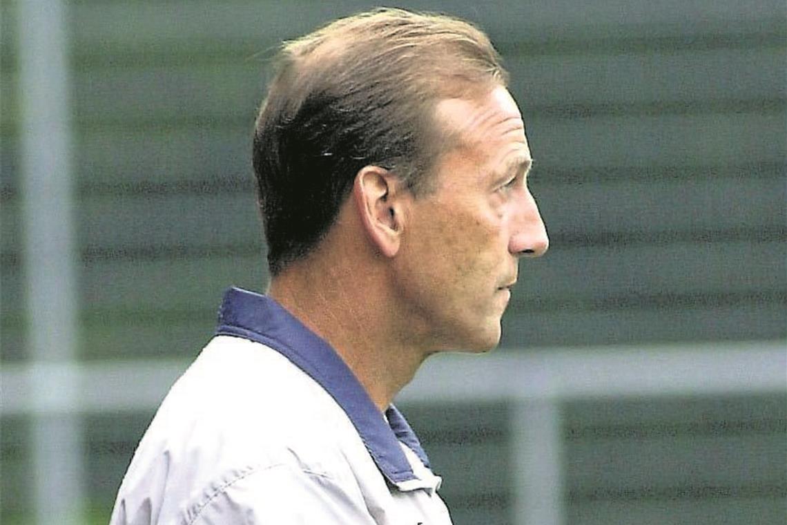 Stars gaben sich die Klinke in die Hand Einer von vielen Stars, die beim Desso DLW Cup in Aspach zu Gast waren: Vizeweltmeister Johan Neeskens.