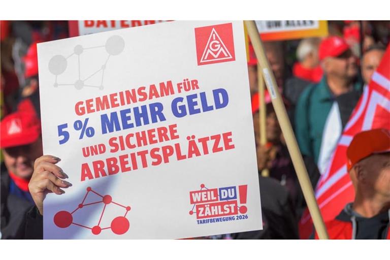 Einerseits deutlich mehr Geld - andererseits mehr Sicherheit für die Jobs. Das ist das Wunschziel der IG Metall.