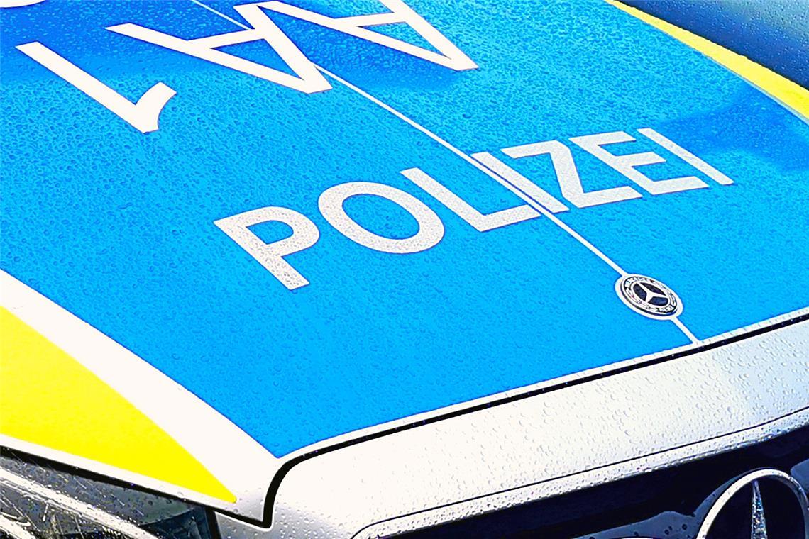 Fellbach: Auffahrunfälle auf Bundesstraße Eines der beteiligten Fahrzeuge musste abgeschleppt werden. (Symbolfoto: Tobias Sellmaier)