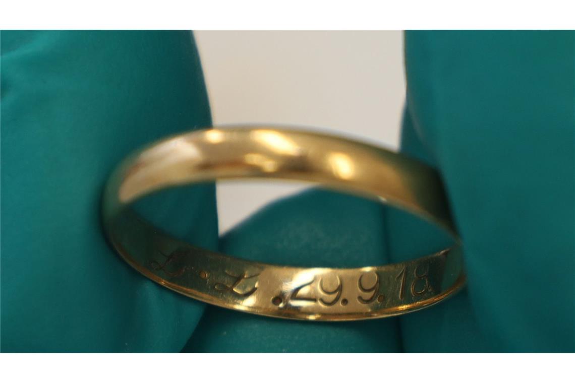 Eines der gestohlenen Schmuckstücke. Das weitere Diebesgut zeigen wir in der Fotostrecke.