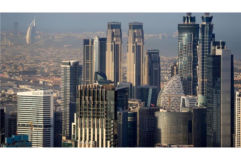 Einige beliebte Reiseziele liegen in der Golfregion, etwa Dubai – hier sind nun viele deutsche Urlauber gestrandet. (Archivbild)