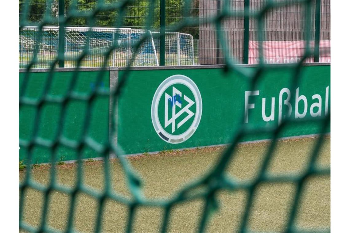 3. Liga bleibt gespalten - Mannheim beantragt Abstimmung Einige Drittligisten haben ihre Kritik an den Plänen des DFB erneuert. Foto: Bernd Thissen/dpa