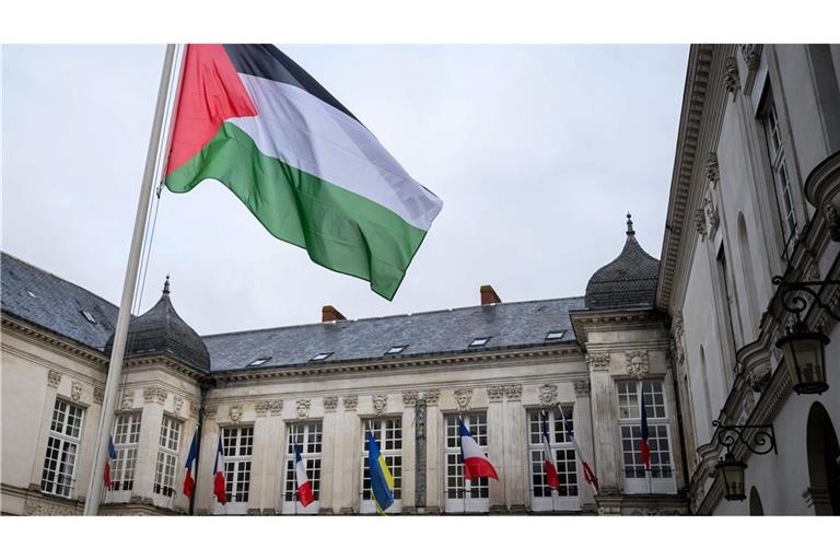 Einige französische Kommunen haben die palästinensische Flagge gehisst.
