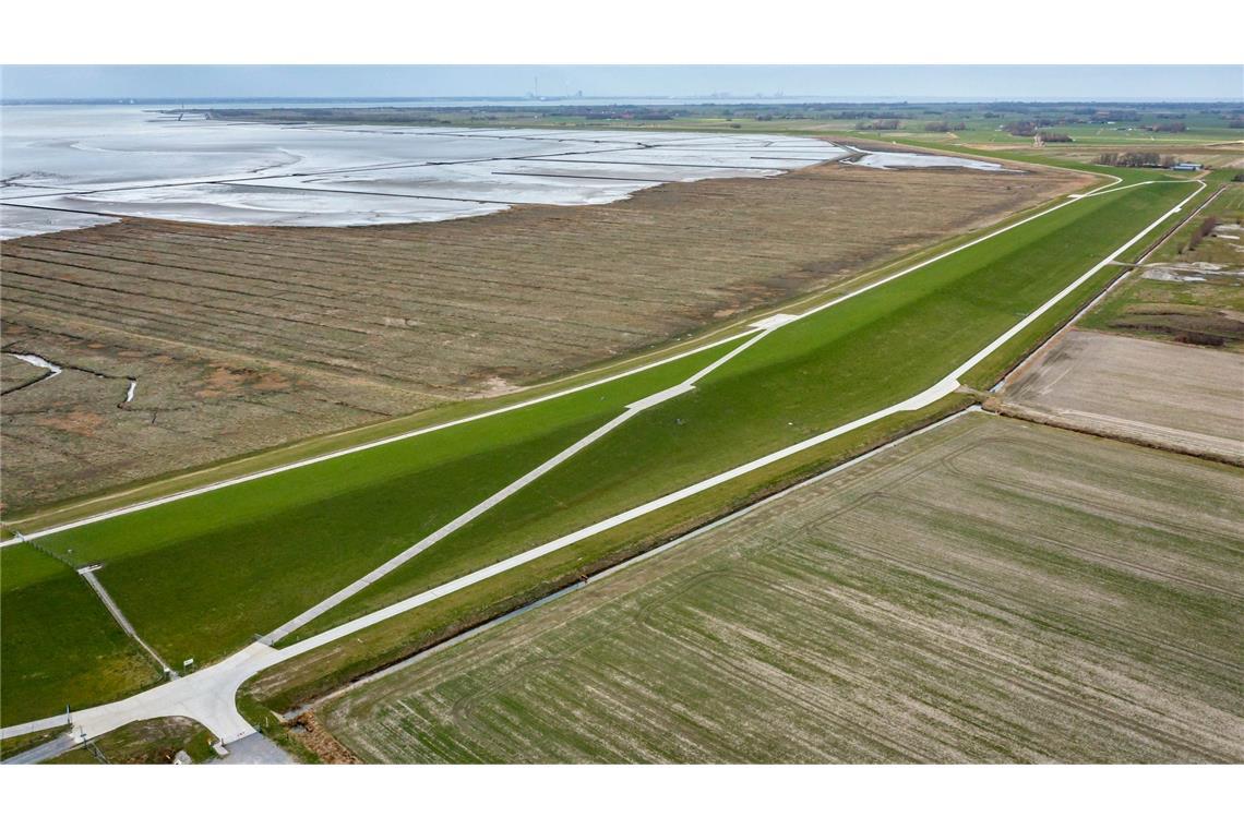 Einige Wissenschaftler appellieren an die Politik, auch einen Rückzug aus tiefer gelegenen Küstenregionen zu erwägen. (Archivbild)