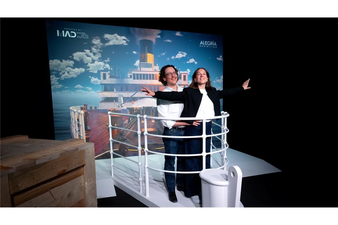 Ein virtueller Spaziergang auf der "Titanic" Einmal wie Jack und Rose am Bug der "Titanic" stehen - auch das ermöglicht die Ausstellung.
