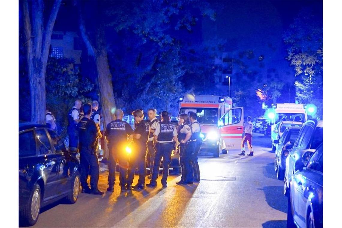 Blutiger Polizeieinsatz: drei Verletzte in Böblingen