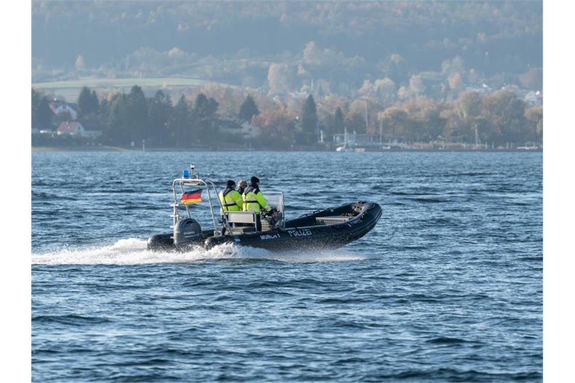 Einsatzkräfte der Polizei trainieren am Bodensee. Foto: Silas Stein/dpa/Symbolbild