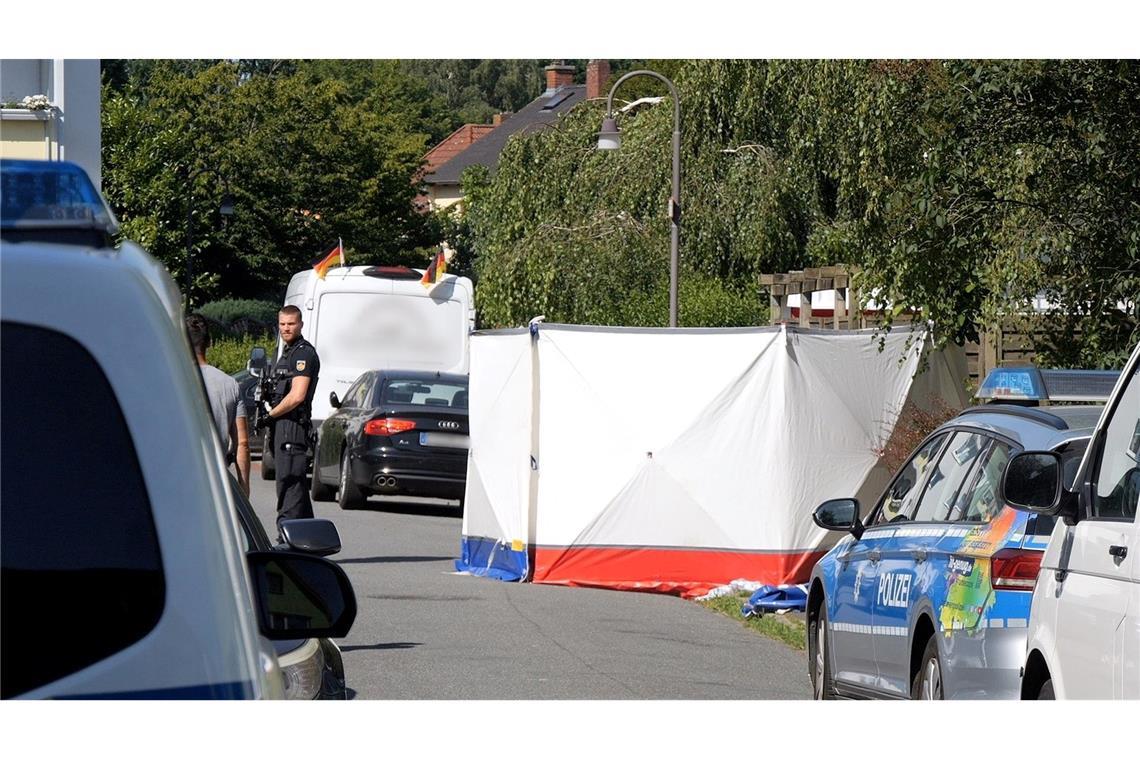 Einsatzkräfte gehen von einem Gewaltverbrechen aus.