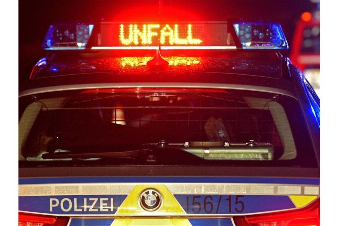 Betrunkener fährt mit Auto in gesicherte Unfallstelle