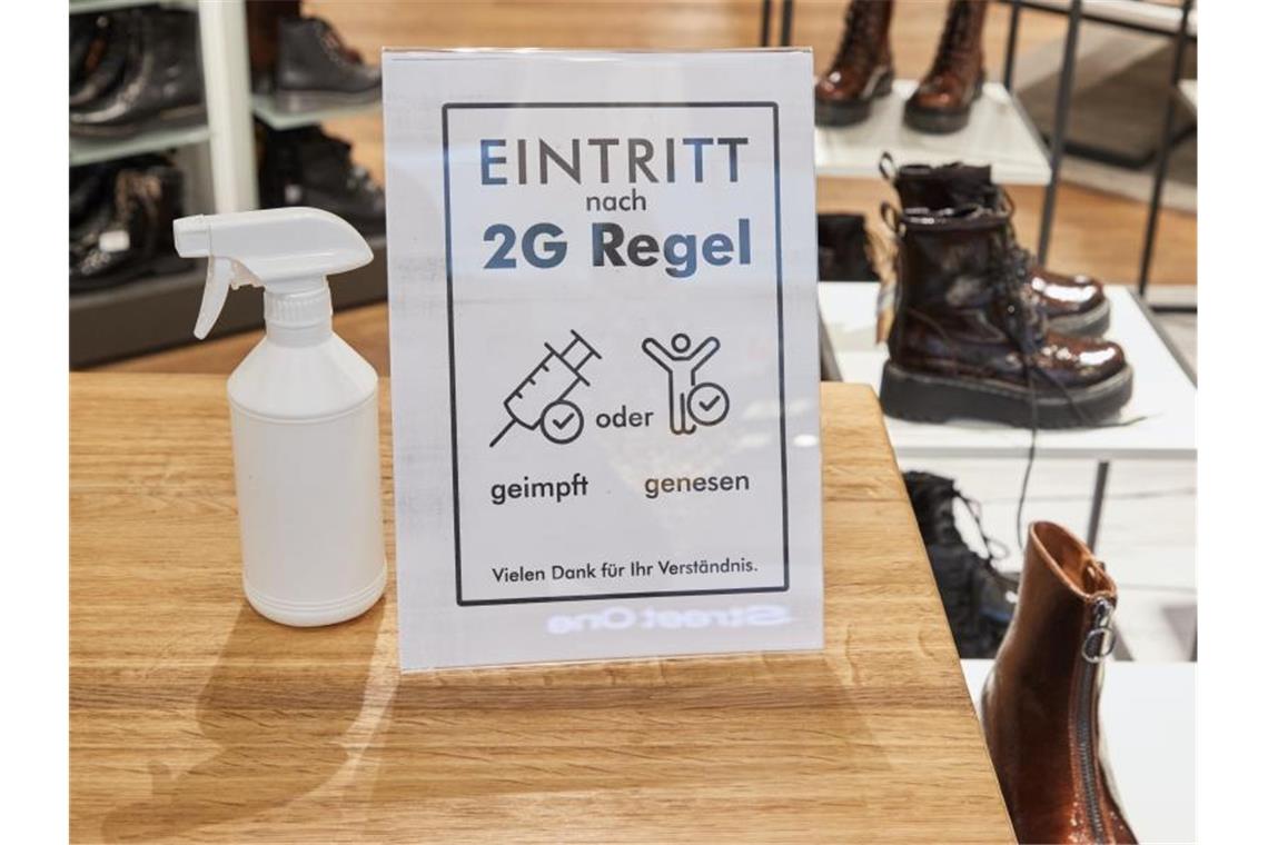 Zweites Adventswochenende vielerorts mit 2G "Eintritt nach 2G Regel geimpft oder genesen" - das gilt in vielen Bundesländern. Foto: Georg Wendt/dpa