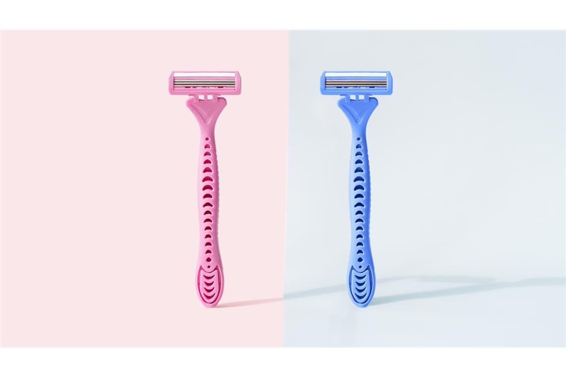 Gleiches Produkt, unterschiedlicher Preis – warum zahlen Frauen oft mehr? Einwegrasierer sind eines der wenigen Produkte, bei denen sich der geschlechtsspezifische Preisunterschied über die Jahre angepasst hat. (Symbolbild)