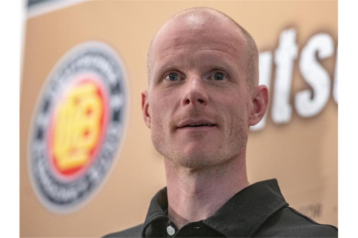 Eishockey-Bundestrainer Toni Söderholm hat sich mit dem Coronavirus infiziert. Foto: Armin Weigel/dpa