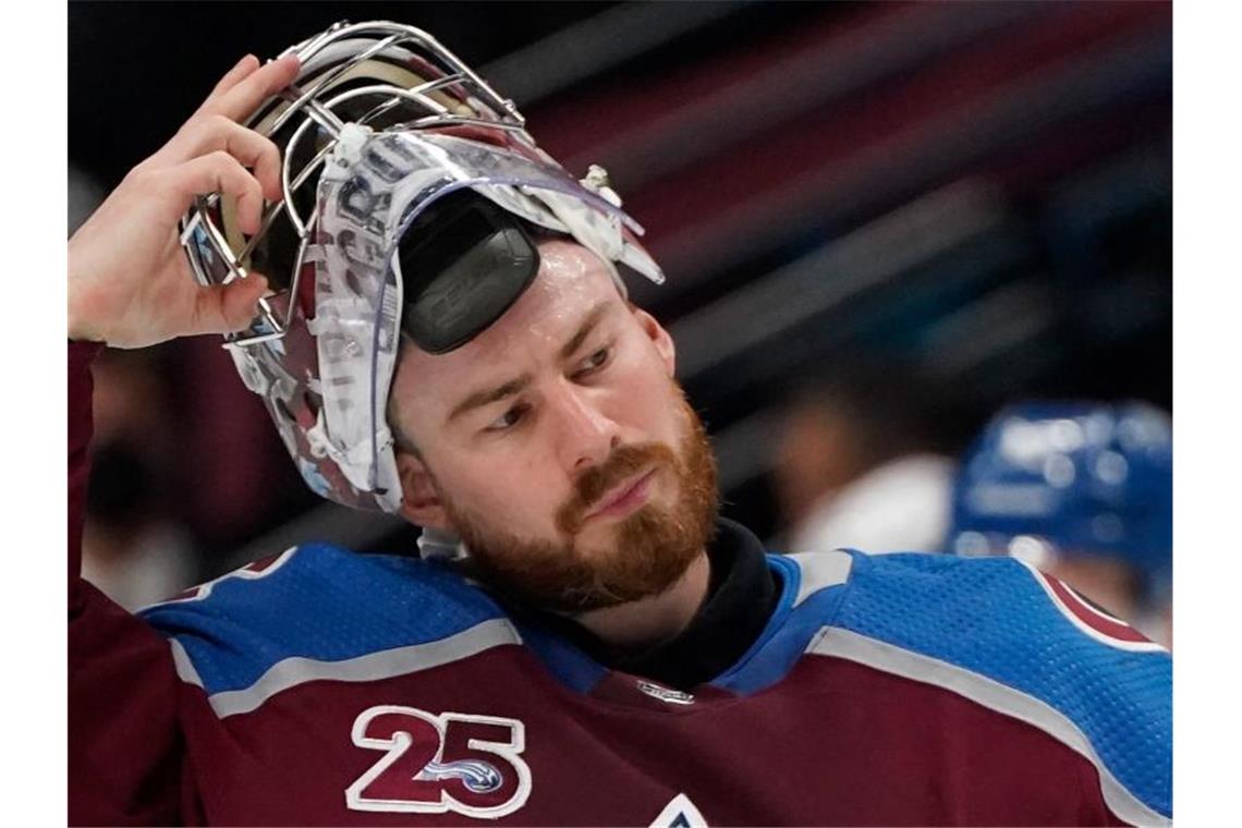 Colorado-Profi Grubauer drittbester Torwart der NHL Eishockey-Nationaltspieler Philipp Grubauer ist zum drittbesten Torhüter der NHL-Hauptrunde gewählt worden. Er spielt für die Colorado Avalanche. Foto: David Zalubowski/AP/dpa