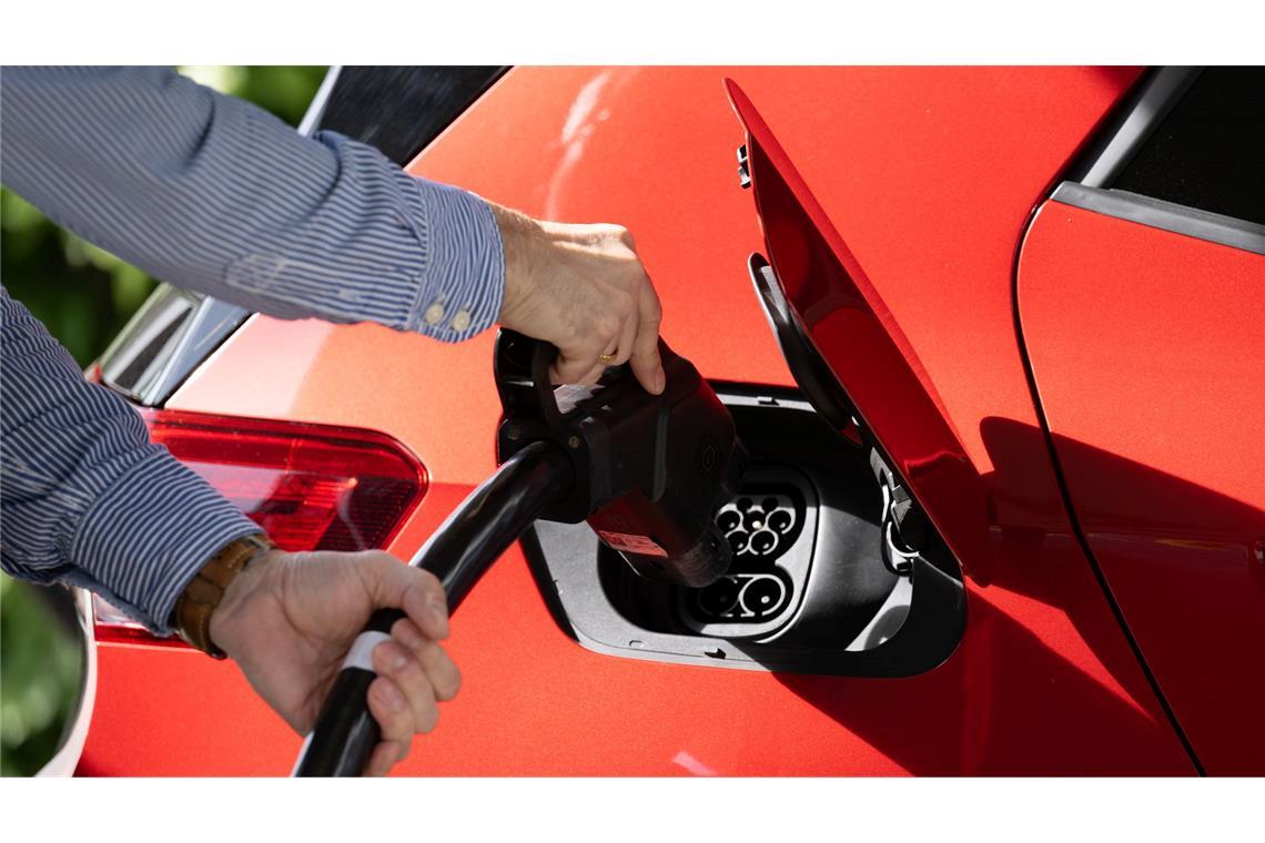 E-Auto-Käufer vertrauen deutschen Marken - auch im Ausland Elektroautos deutscher Marken - hier ein VW - haben im Ausland einen sehr guten Ruf. (Archivbild)