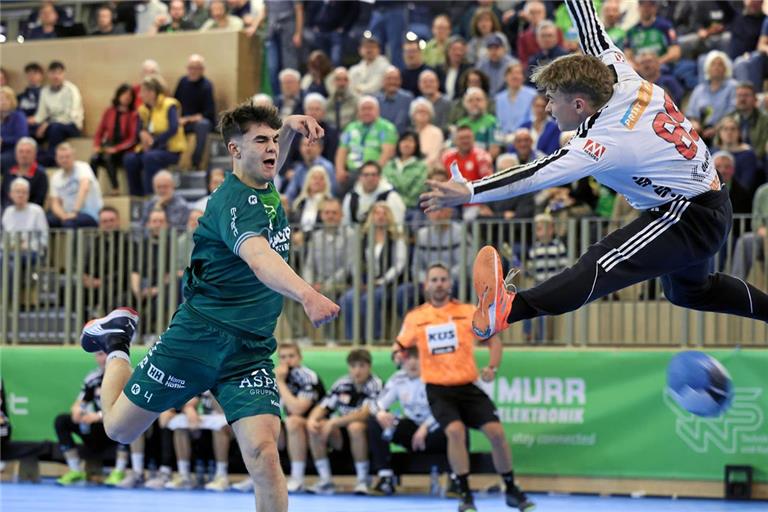 Elias Newel überwindet Erlangens Keeper achtmal und reist nun mit der deutschen U21 zu zwei Spielen nach Ägypten. Foto: Alexander Becher