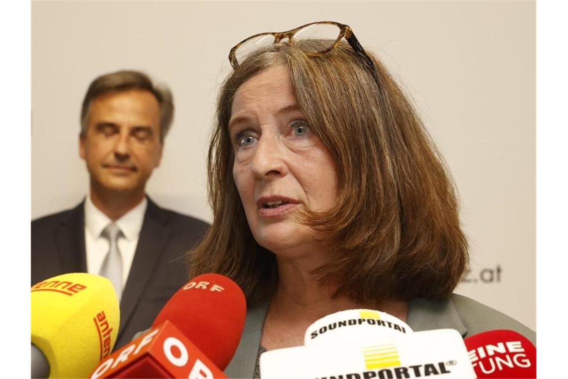 Kommunistische Partei geht als Wahlsieger in Graz hervor Elke Kahr ließ es offen, ob sie die erste KPÖ-Bürgermeisterin in einer österreichischen Landeshauptstadt wird. Foto: Erwin Scheriau/APA/dpa