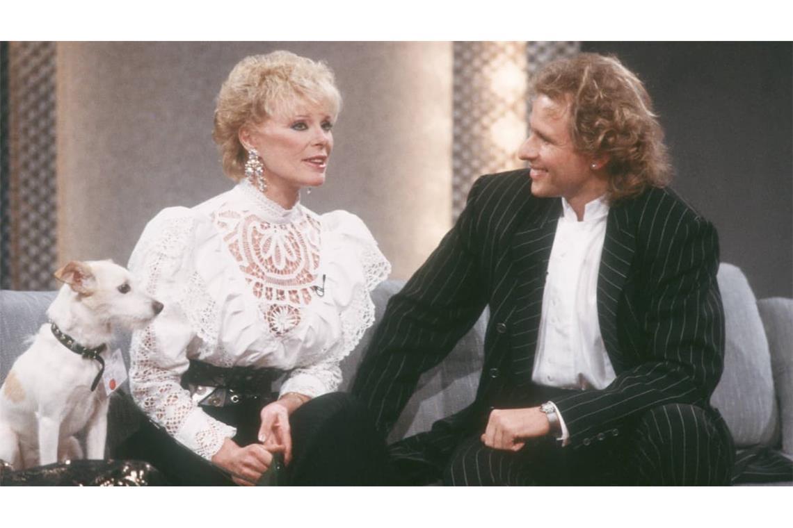 Elke Sommer mit Thomas Gottschalk.